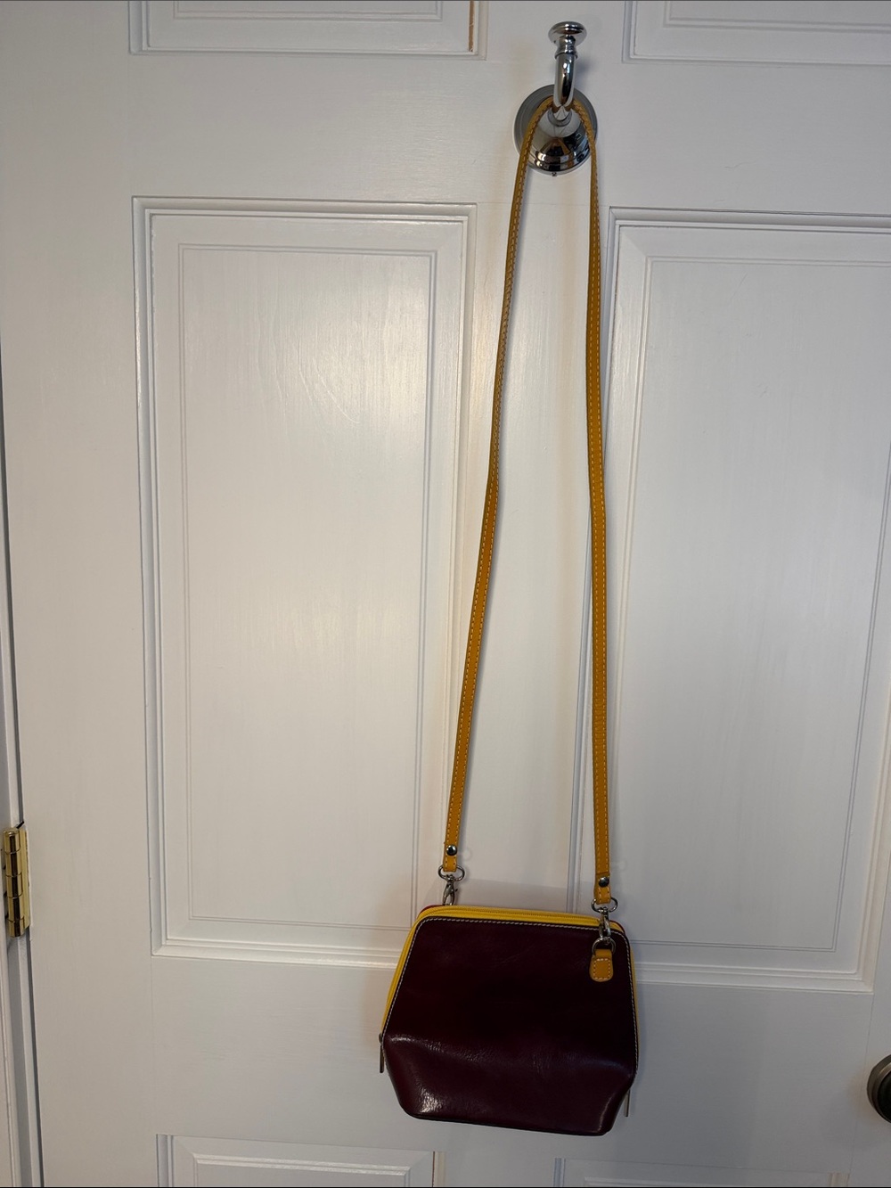 Vera Pelle Leather Women’s Crossbody Bag in Burgundy/ Red with Mustard Strap - Picture 2 of 9